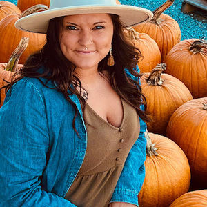 Meet your Posher, Whitney